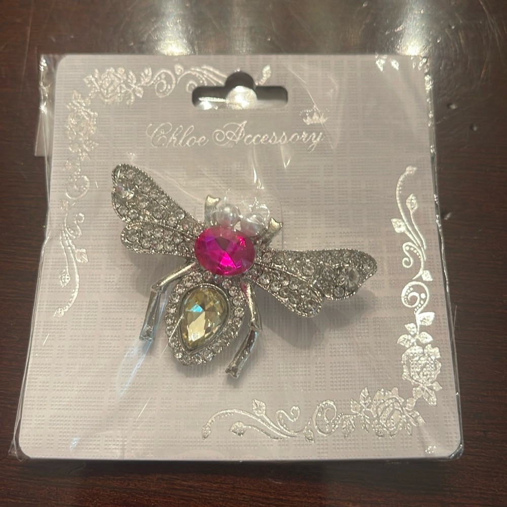 Chloe accessory Elegant Silver Bee Brooch with pink yellow stones faux pearls
